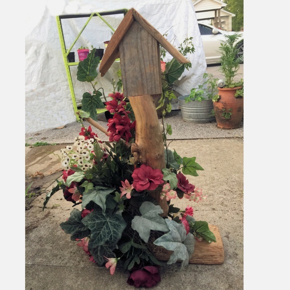 ***SOLD*** Driftwood Birdhouse Late Summer Burgundy Reds Floral Arrangement - Picture 4 of 9